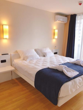 One room apartment by Orbi Group